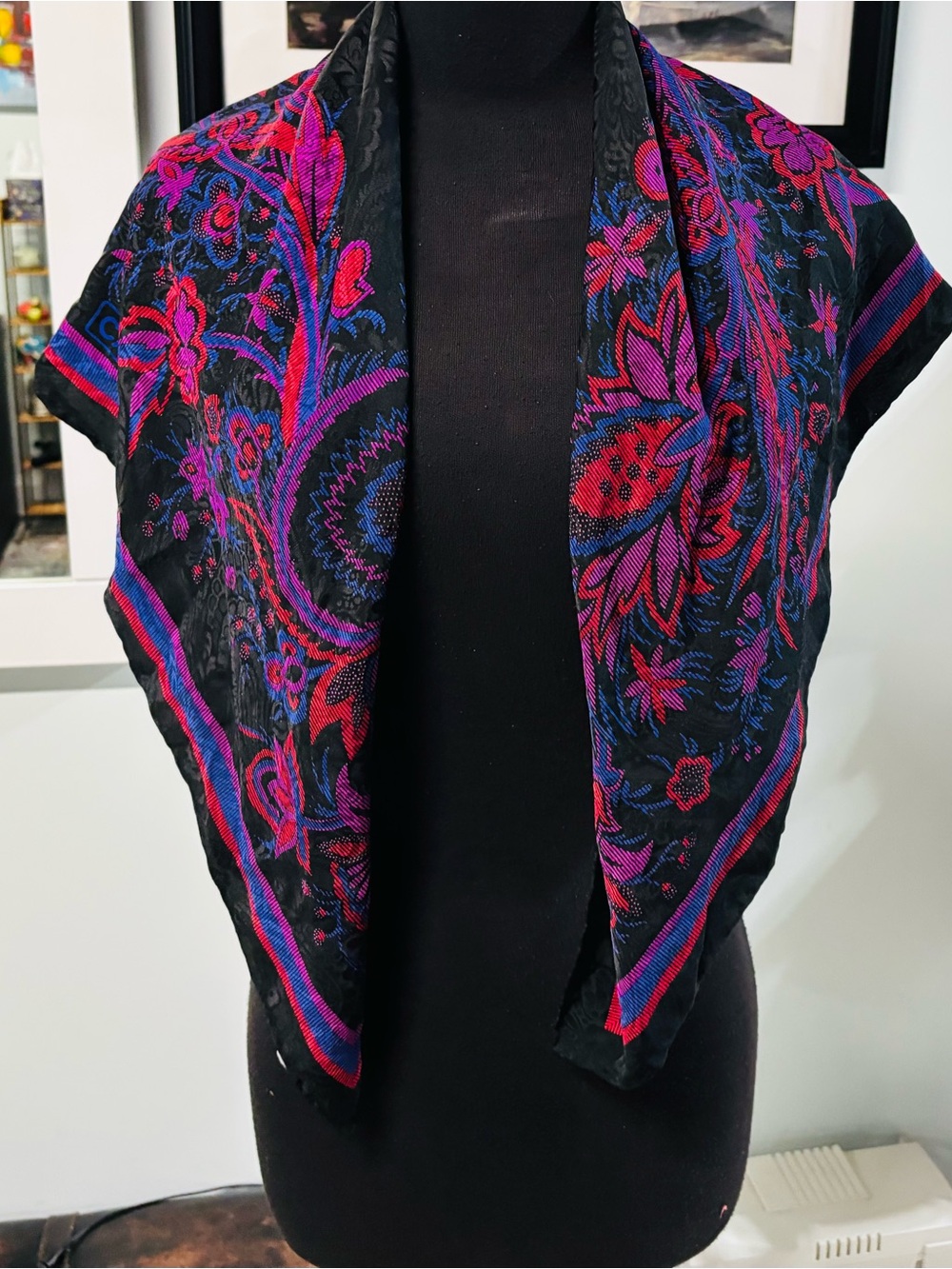 ❤️Vintage Carlisle 100% Silk Ambrosia Scarf - Picture 6 of 9